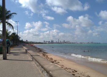 Litoral da Paraíba tem 8 trechos de praias impróprios para banho