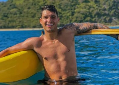 Ex-BBB revela que divide contas com a namorada
