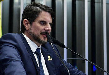 Polícia Federal apreendeu celular, chip, computador e arma, diz Do Val