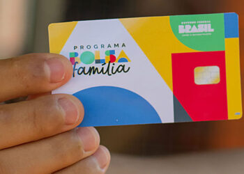 Bolsa Família paga valor extra e benefício é o maior da história
