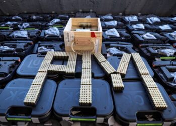 Governo entrega mais de 500 pistolas a PM de Rondonópolis