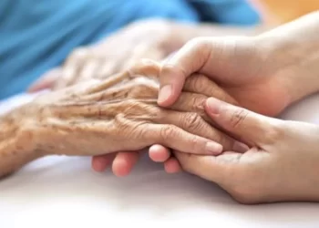 Denúncias de violência contra idosos sobe 50% no Estado