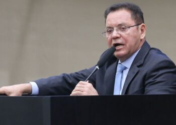 Botelho defende mais escolas militares: “Sou oriundo delas”