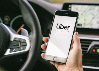 Juiz nega indenização a motorista desligado da Uber em Cuiabá