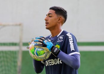 DESTAQUE DA BASE, GOLEIRO RHYAN RENOVA COM O DOURADO