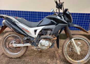 Polícia Civil apreende motocicleta proveniente de estelionato.