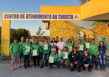 equipe da marinha instalou um grupo de atendimento ao público (GAP) no Centro de Atendimento ao Turista (CAT), nesta quinta-feira dia 14 de julho
