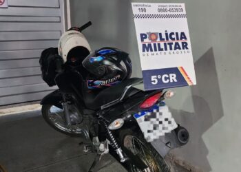 polícia militar recupera moto furtada em Barra do Garças.