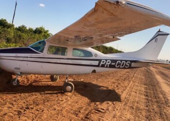 Avião roubado no garimpo faz pouso forçado na BR-230