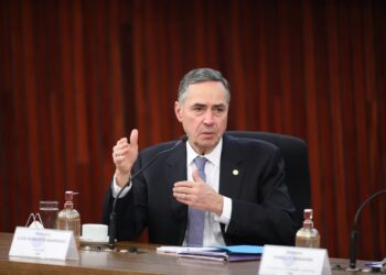 Barroso nega urgência para novo pedido de Mauro Cid de não ir à CPMI do 8/1