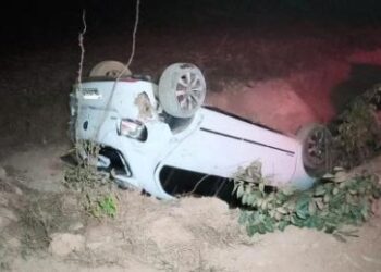 Carro capota prximo de comunidade rural de Sinop na madrugada