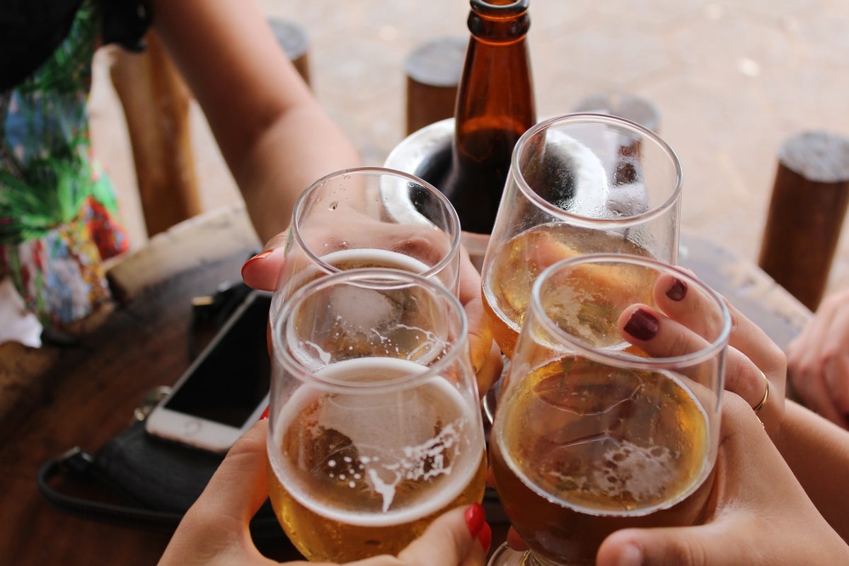 Consumo de cerveja sem álcool dispara no Brasil, vira tendência