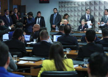 CPMI interroga ex-ajudante de Bolsonaro sobre conspiração golpista