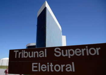 Defesa de Bolsonaro avalia recorrer da decisão do TSE no STF