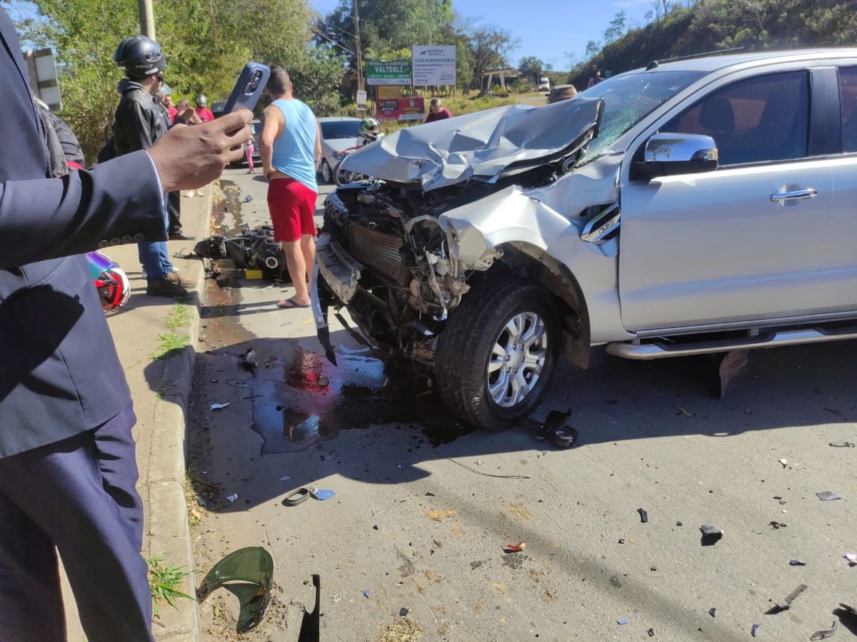 Morre motociclista que bateu em carro na BR-356, em Ouro