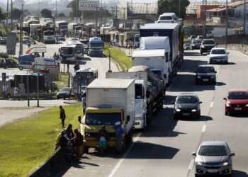 STF derruba 11 pontos da Lei dos Caminhoneiros