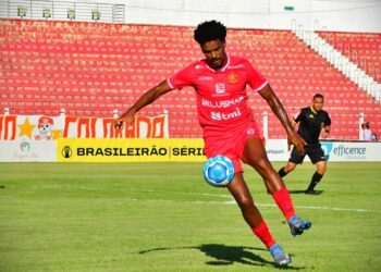 Mixto contrata lateral-esquerdo ex-União e Cuiabá