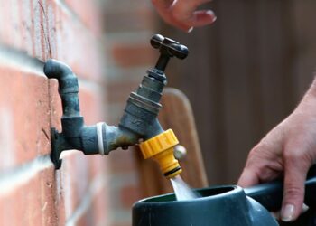 Manutenção de rede pode afetar abastecimento de água em Curitiba e Fazenda Rio Grande nesta segunda-feira (14), diz Sanepar | Paraná