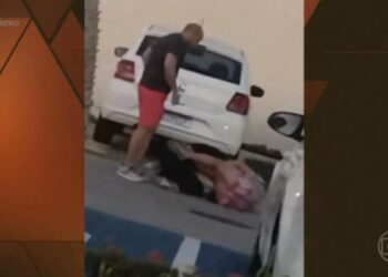 Com prisão decretada, policial civil que agrediu advogado se entrega em Manaus; mulher segue detida | Fantástico