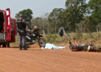 Motociclista é achado morto em estrada de terra após acidente