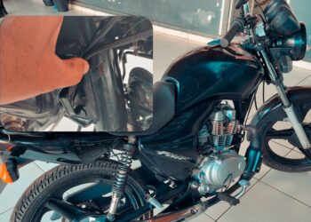 PM de General Carneiro prende veículo com número de chassi raspado.