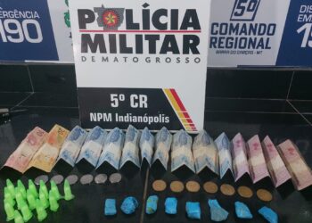 Suspeitas de envolvimento  com o tráfico são detidas pela polícia militar.