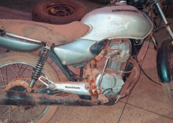 Policia militar recupera motocicleta e prende indivíduo no distrito de itaquerê.