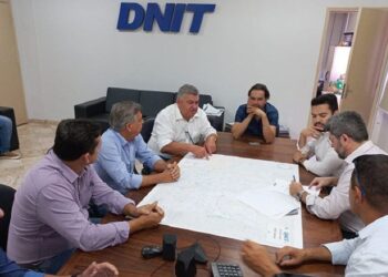 Vereadores e Prefeito se reúnem com DNIT e definem pela implantação de semáforo e faixa para pedestres.