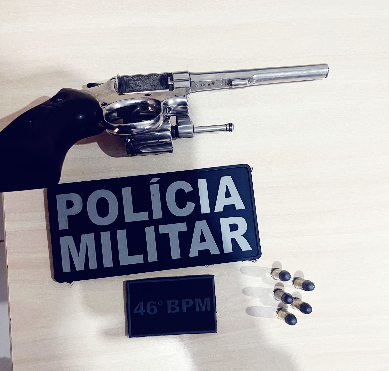Homem é preso por porte ilegal de arma de fogo