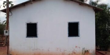 Polícia civil  de General Carneiro cumpre mandato de uma mulher q procurou a delegacia  pra confessar um homicídio.