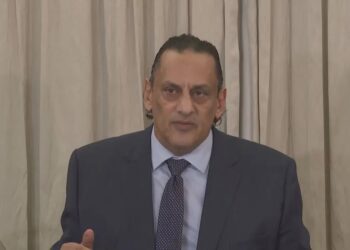 Polícia Federal apreendeu quatro celulares com Frederick Wassef