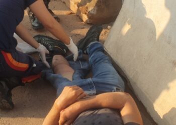 Motociclista colide em mureta de contenção na BR-230 em Itaituba, no PA