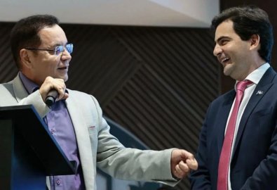 Unio fala, mas no expulsa ex-deputado