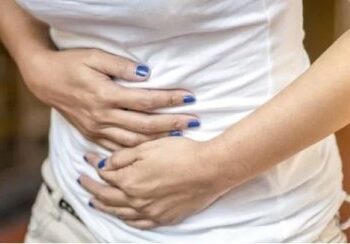 Escola pede para alunos pararem de soltar pum na sala