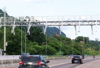 Pedágio ‘free flow’ no litoral de SP provoca críticas à gestão Tarcísio