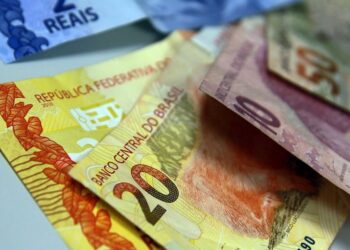 Senado aprova aumento salarial de 9% a servidores federais