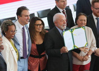 “Não se pode falar em meritocracia com educação desigual”, diz Lula