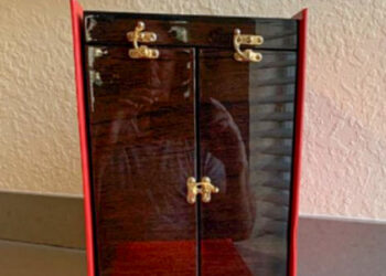 PF diz que presentes saíram do Brasil em mala no avião presidencial