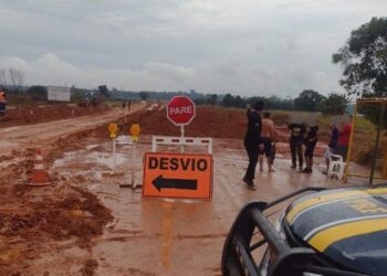 BR-364 é totalmente interditada em trecho de obras após chuva em Porto Velho | Rondônia