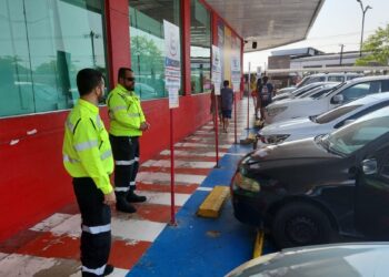 Mais de 50 motoristas são atuados por uso irregular de vagas especiais em Manaus | Amazonas