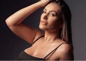 Musa do sexo e influencer internada para cirurgia e filho posta foto