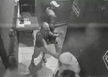 Homem morto com tiros queima-roupa em briga de bar