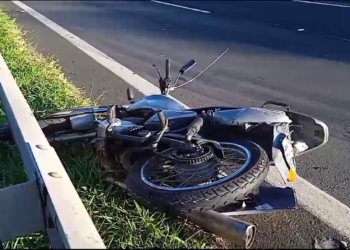 Mulher morre após carro bater em traseira de motocicleta na Rodovia Anhanguera, em Campinas