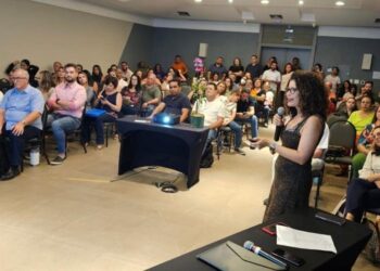 Escola de Saúde Pública forma 19 médicos em curso de especialização em hansenologia