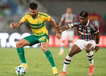 Cuiabá faz 3 a 0 no Fluminense e volta a vencer após 55 dias