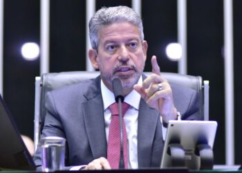 Acordo com Lira para PEC da Anistia consolida perdão a partidos