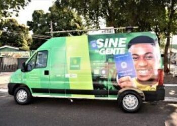 Van do Sine leva servios e vagas de emprego a mais um bairro