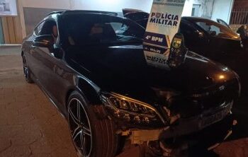 PM recupera carro de luxo roubado em lava jato de Cuiab