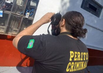 Polícia prende gerente de supermercado por "gato" na energia