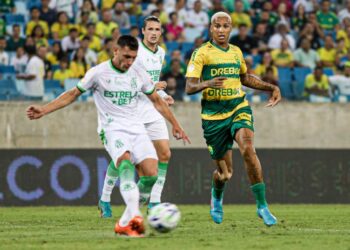 Cuiabá toma dois gols, mas busca empate contra o América-MG